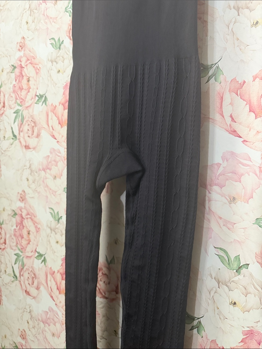 EUC Alo Yoga Seamless Cable Knit Jumpsuit One Piece Black size XXS - Picture 5 of 9
